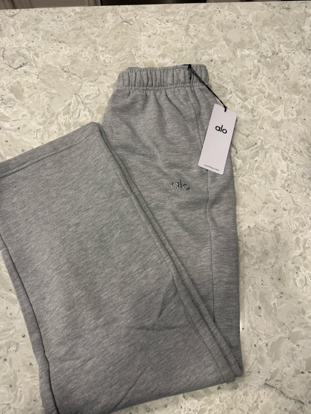 ALO Yoga Men's Heather Gray Jogger Sweatpants